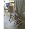 Image 4 : LITTLE GIANT FOLDING STEP LADDER