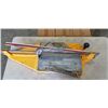Image 2 : LARGE METAL TILE SAW, WORKING