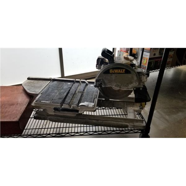 DEWALT WATER FED ELECTRIC TILE SAW, TESTED WORKING WITH TRAY