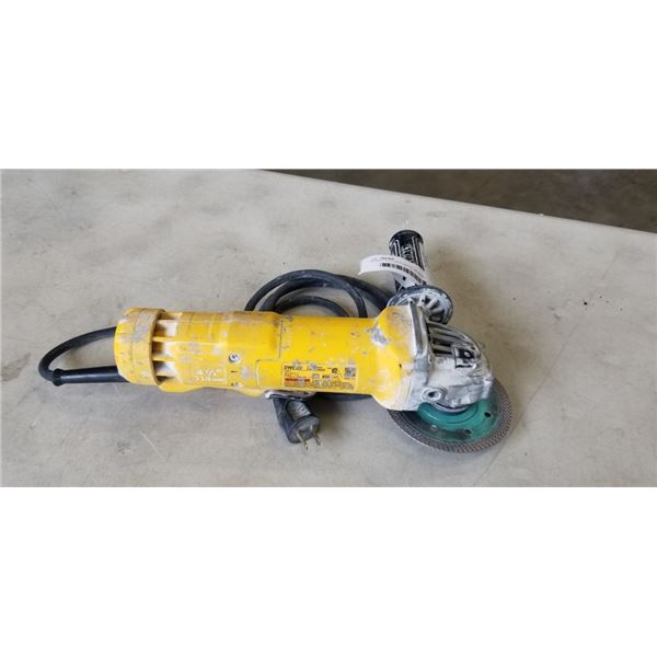DEWALT 4-1/2 INCH ANGLE GRINDER, TESTED WORKING