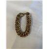 Image 1 : VINTAGE UNMARKED GOLD TONE LINKS BRACELET