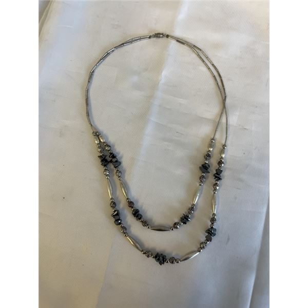 VINTAGE NATIVE AMERICAN DOUBLE STRAND BEADS NECKLACE
