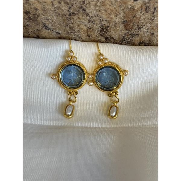 PAIR OF GOLD CARVED BLUE GLASS STONES AND PEARLS EARRINGS