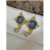 Image 2 : PAIR OF GOLD CARVED BLUE GLASS STONES AND PEARLS EARRINGS