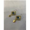 Image 3 : PAIR OF GOLD CARVED BLUE GLASS STONES AND PEARLS EARRINGS