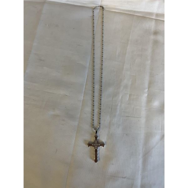 SILVER CHAIN W/ LARGE CROSS PENDANT NECKLACE