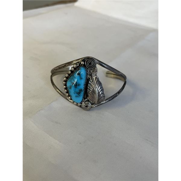 VINTAGE NATIVE AMERICAN NAVAJO STERLING SILVER W/ TURQUOISE STONE OPEN CUFF BANGLE