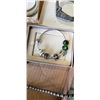 Image 2 : TRAY OF LADIES JEWELLERY