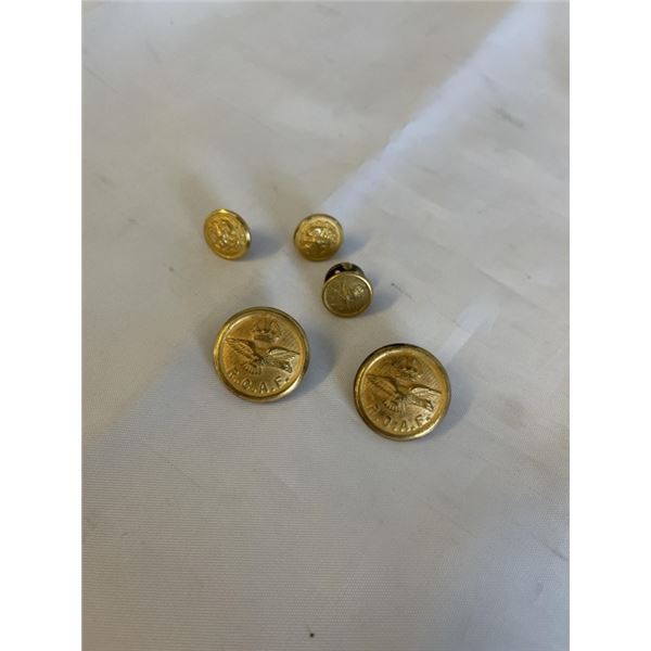 PAIR OF VINTAGE RCAF BUTTONS, PAIR STUD EARRINGS AND ONE BUTTON PIN