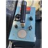 Image 2 : VINTAGE WHITES COIN MASTER PRECIOUS METAL DETECTOR