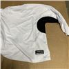 Image 4 : BOX OF 9 NEW PERFORATED MESH HOCKEY JERSEYS SIZE 3XL