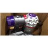 Image 2 : DYSON CORDLESS VACUUM WITH BATTERY AND ROLLER. WORKING