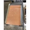 Image 3 : TRAY OF SUNGLASSES AND PAPER CUTTER