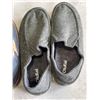 Image 4 : ASSORTED OLUKAI MENS SANDALS AND SLIPPERS, SIZES 8-9, SOME USED MOSTLY NEW