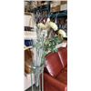 Image 2 : DECORATIVE METAL AND GLASS FLOWER STAND