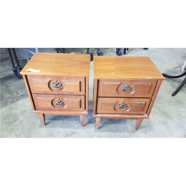 PAIR OF PRINCEVILLE WALNUT NIGHTSTANDS