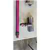 Image 3 : DYSON V10 VACCUM - WORKING