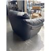 Image 3 : BLACK LEATHER CHAIR
