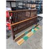 Image 2 : SOLID WOOD KINGSIZE BEDFRAME