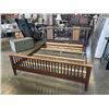 Image 8 : SOLID WOOD KINGSIZE BEDFRAME