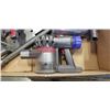 Image 3 : DYSON V7 MOTORHEAD CORDLESS VACUUM - WORKING, W/  ACCESSORIES SHOWN