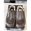 Image 1 : NEW OLUKAI MOLOA SLIPPER DK WOOD / DK WOOD  SIZE MENS 11