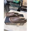 Image 3 : NEW OLUKAI MOLOA SLIPPER DK WOOD / DK WOOD  SIZE MENS 12