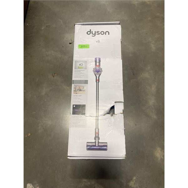 DYSON V8 CORDLESS VACUUM COMPLETE AND WORKING