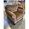 Image 2 : STYLUS BROWN FABRIC CHAIR. GREAT CONDITION