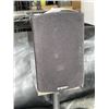 Image 3 : 2 PAIRS OF SPEAKERS ON STANDS