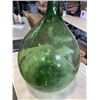 Image 2 : LARGE GREEN DECORATIVE VASE