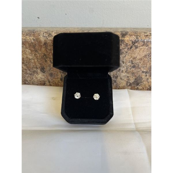 NEW 18K GOLD PLATED 0.6CT EACH SIMULATED DIAMOND (CZ) STUD EARRINGS