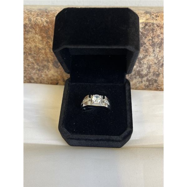 NEW PLATINUM PLATED 1.0CT SIMULATED DIAMOND (CZ) MANS RINGS, RESIZEABLE
