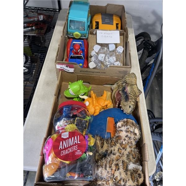 2 TRAYS OF VINTAGE KIDS TOYS