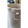 Image 4 : NO 10 LARGE MEDALTA CROCK