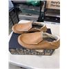 Image 4 : NEW OLUKAI MOLOA SLIPPER TOFFEE / DK WOOD  SIZE MENS 12