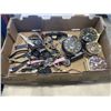 Image 2 : TRAY OF VINTAGE CLOCKS AND WRIST WATCHES
