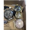Image 3 : TRAY OF VINTAGE CLOCKS AND WRIST WATCHES