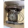 Image 3 : 2 VINTAGE ROTATRY PHONES
