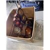 Image 3 : 3 BOXES OF ESTATE GOODS,VINTAGE TINS, ETC