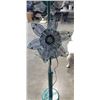 Image 2 : GREEN METAL 6FT TULIP LAMP