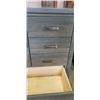 Image 7 : MAKO SOLID WOOD HUDSON 8 DRAWER DRESSER, VERY GOOD CONDITION