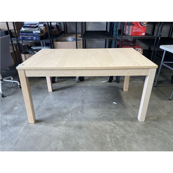 MAPLE FINISH MODERN DINING TABLE