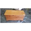 Image 2 : SOLID PINE STORAGE TRUNK