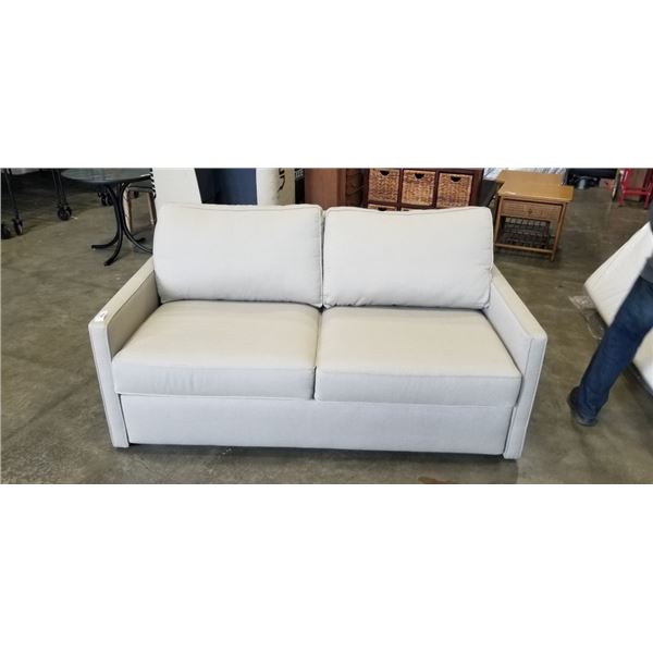 AMERICAN LEATHER COMPANY FABRIC PULL OUT SOFA BED WITH MEMORY FOAM MATTRESS