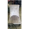 Image 2 : GREY TUFFED ACCENT CHAIR AND METAL SIDE TABLE