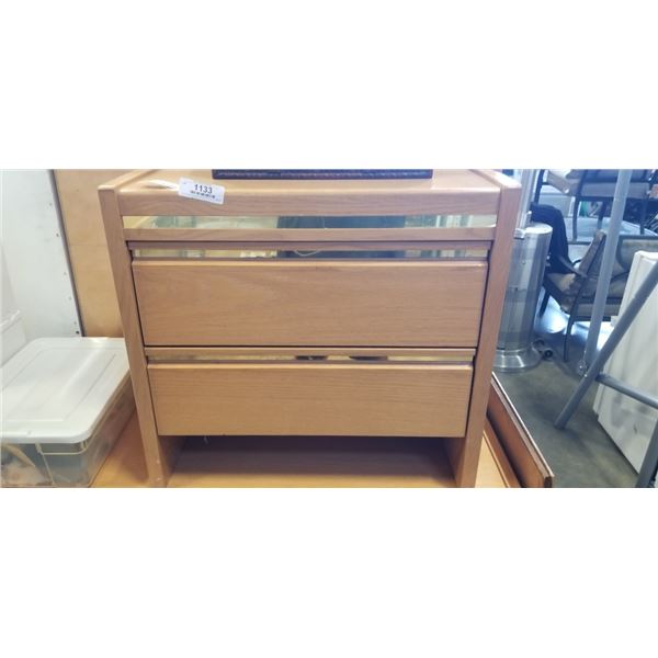 MCM OAK AND BRASS ACCENT 2 DRAWER NIGHTSTAND