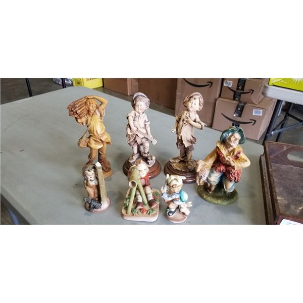 TRAY OF MADE IN ITALY AND JAPAN FIGURES