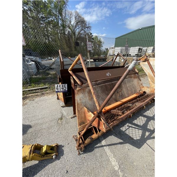TAILGATE SPREADERS
