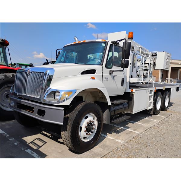 2006 INTERNATIONAL 7400 Bridge Inspection / Ladder Truck
